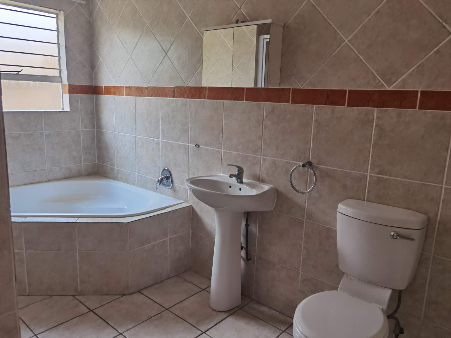 4 Bedroom Property for Sale in Glen Marais Gauteng