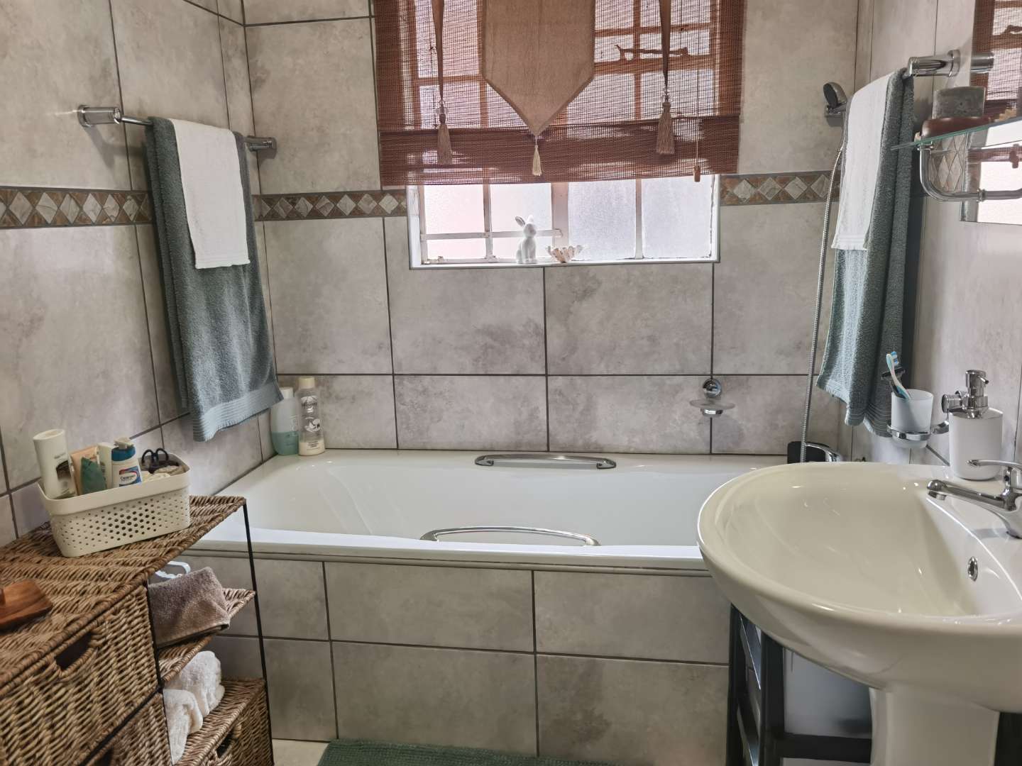 4 Bedroom Property for Sale in Glen Marais Gauteng