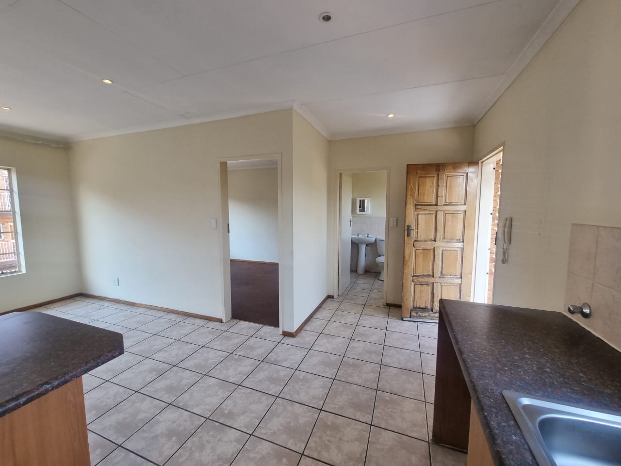 To Let 1 Bedroom Property for Rent in Kenmare Gauteng