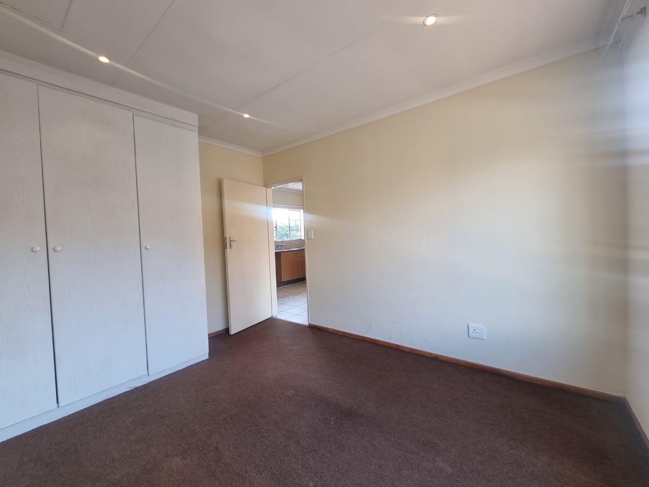 To Let 1 Bedroom Property for Rent in Kenmare Gauteng