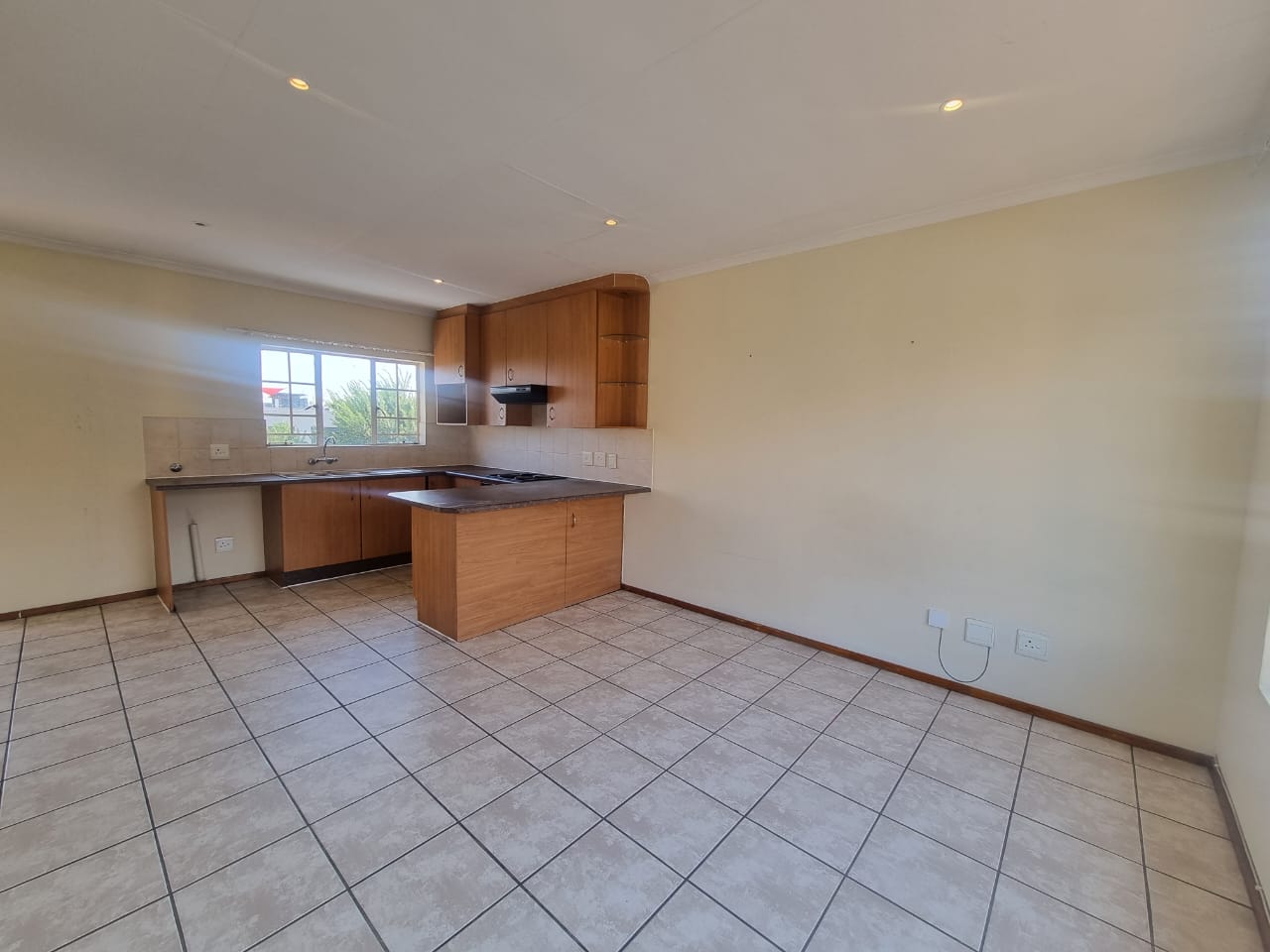 To Let 1 Bedroom Property for Rent in Kenmare Gauteng