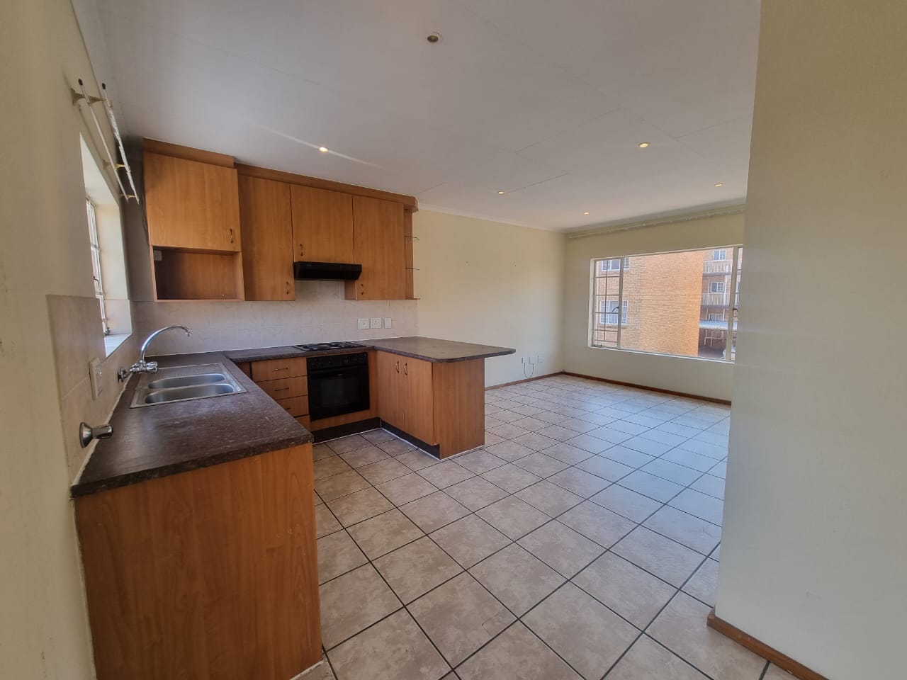 To Let 1 Bedroom Property for Rent in Kenmare Gauteng