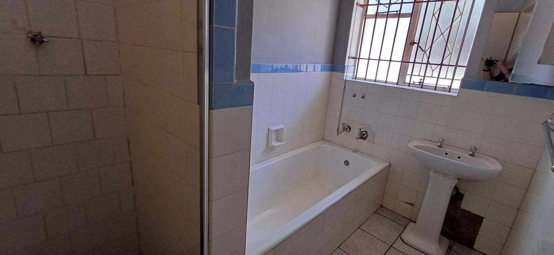 3 Bedroom Property for Sale in Linmeyer Gauteng