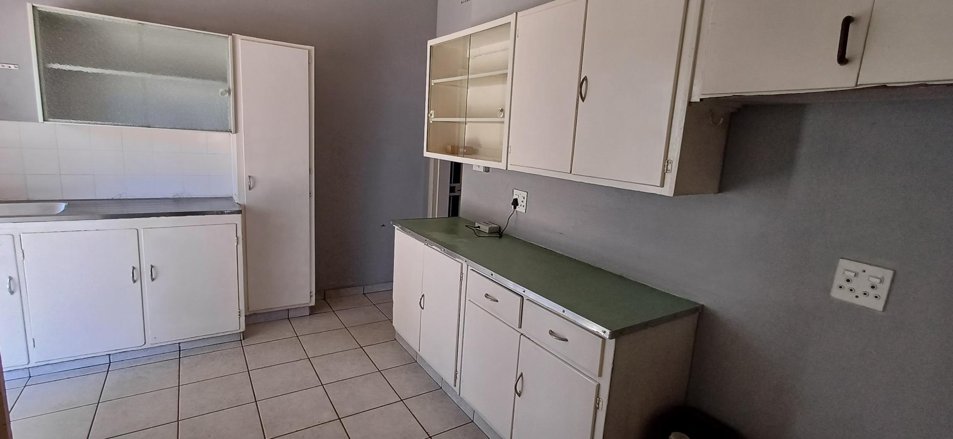 3 Bedroom Property for Sale in Linmeyer Gauteng