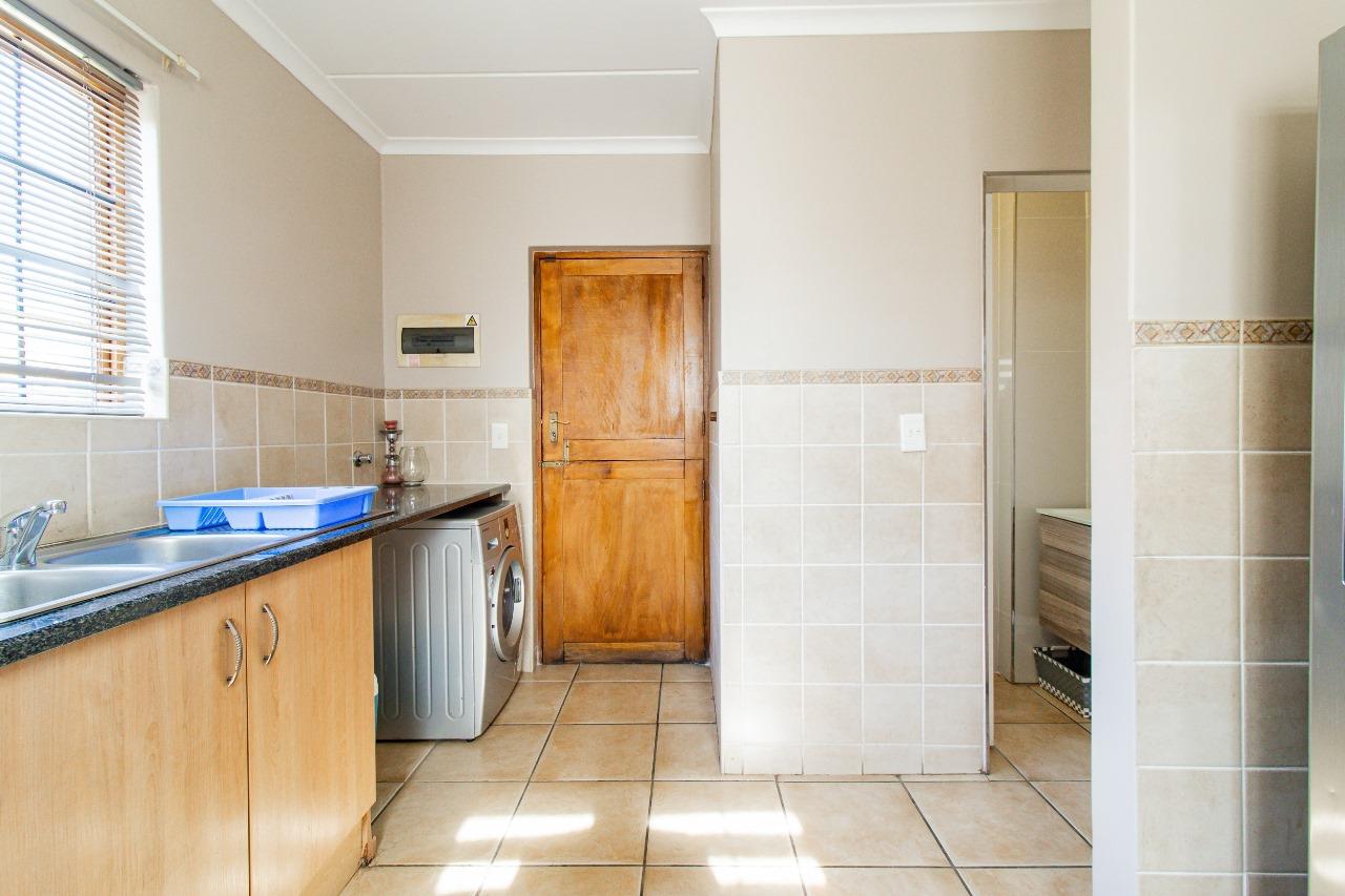 3 Bedroom Property for Sale in Southdowns Gauteng