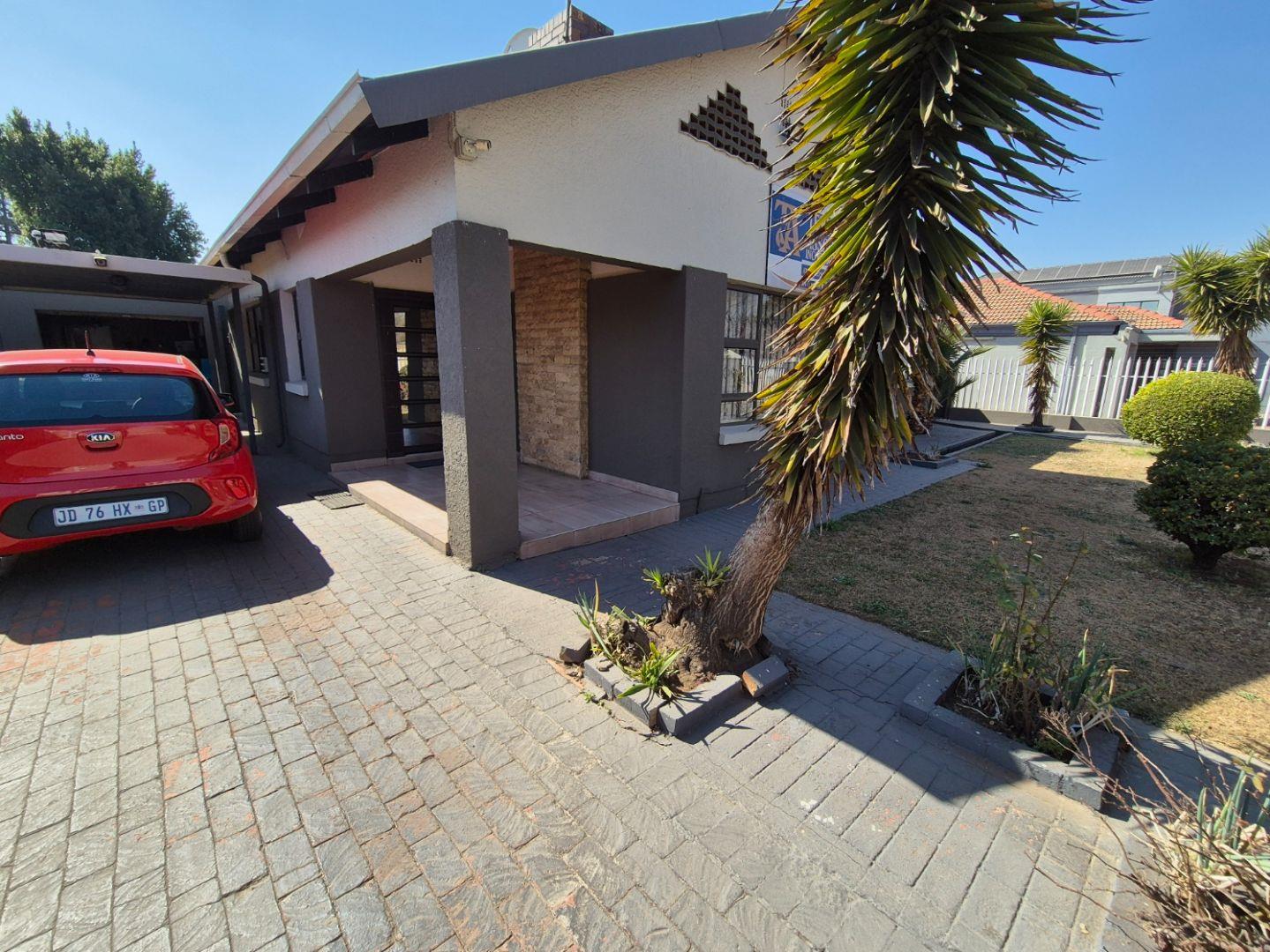 3 Bedroom Property for Sale in New Redruth Gauteng