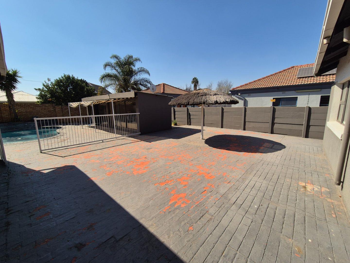 3 Bedroom Property for Sale in New Redruth Gauteng