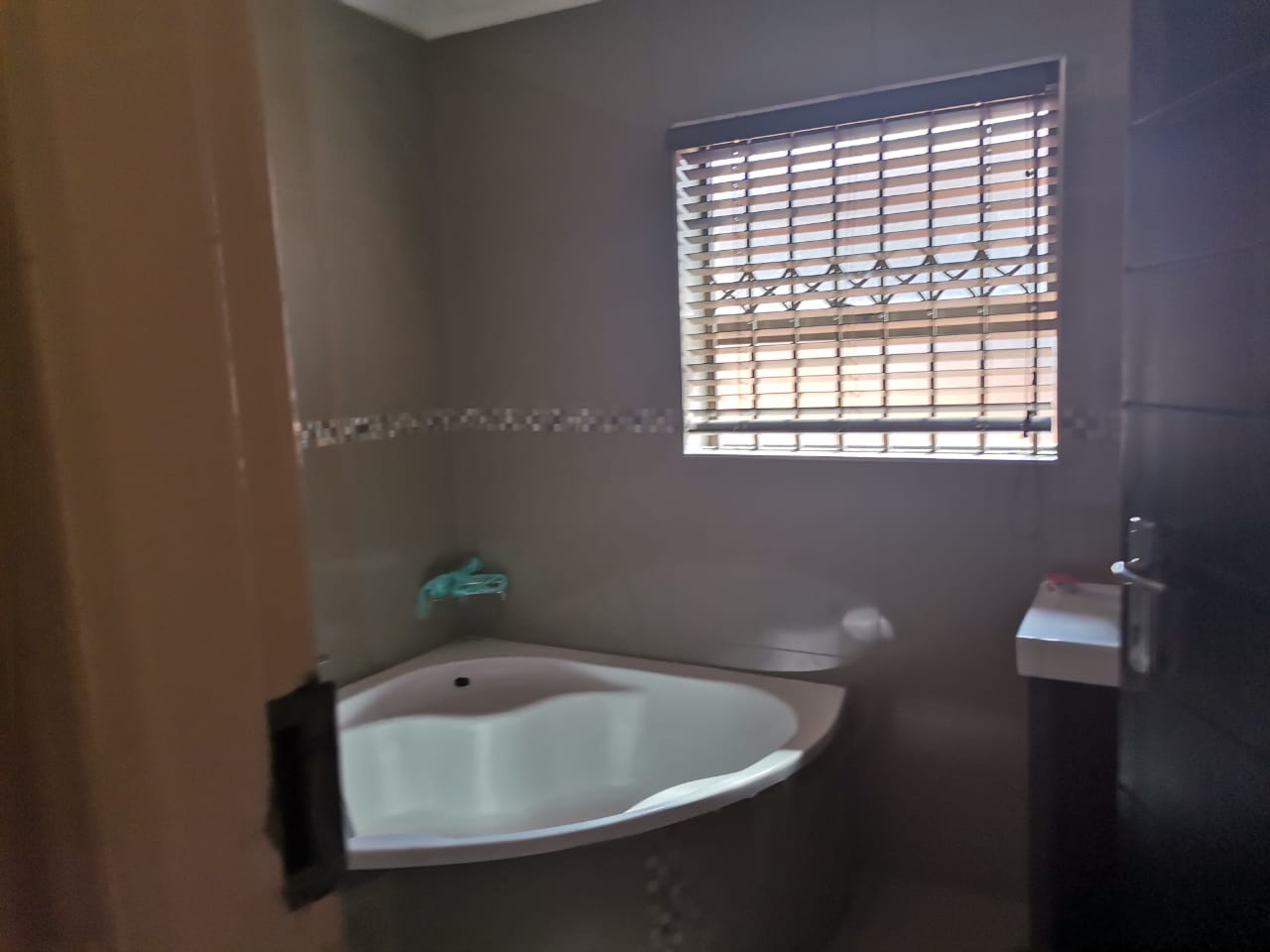 To Let 4 Bedroom Property for Rent in Atteridgeville Gauteng