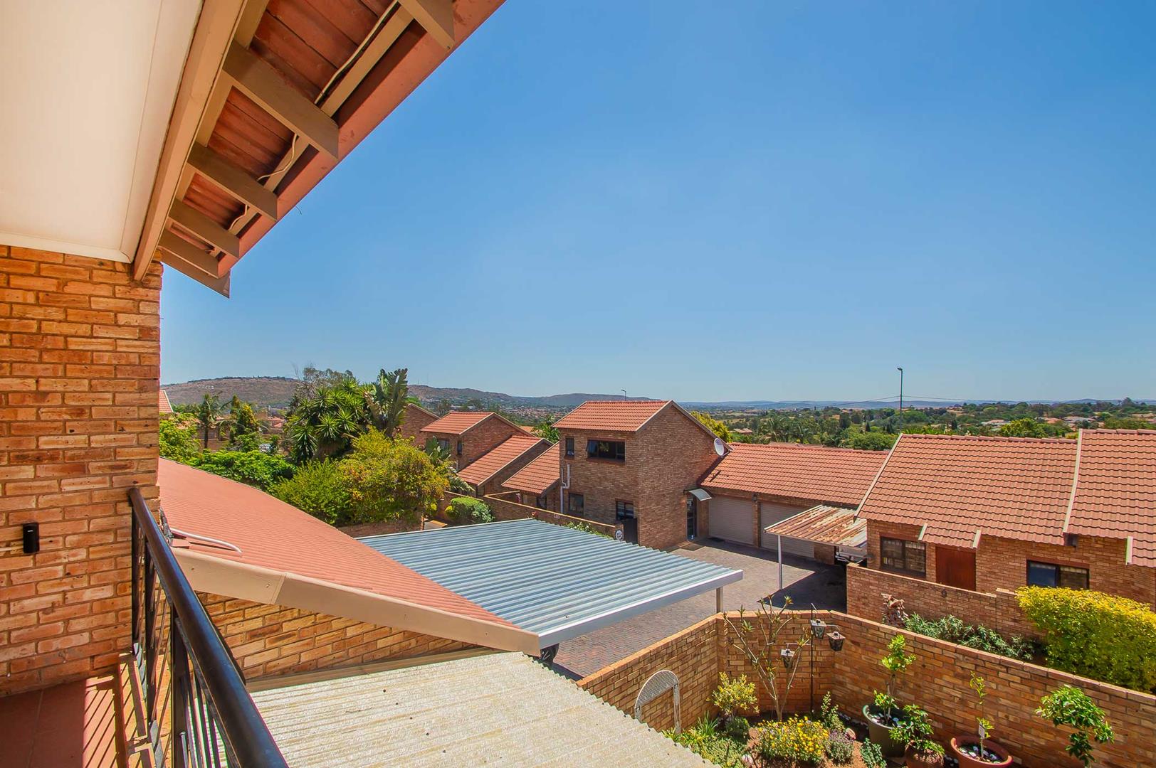 3 Bedroom Property for Sale in Honeydew Ridge Gauteng