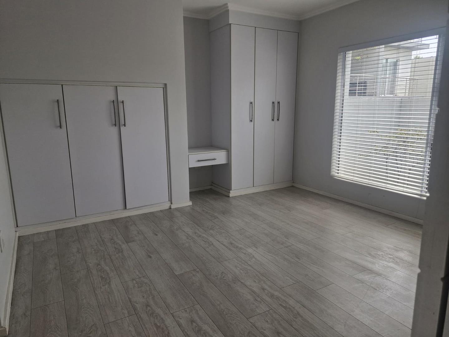 1 Bedroom Property for Sale in Bryanston Gauteng