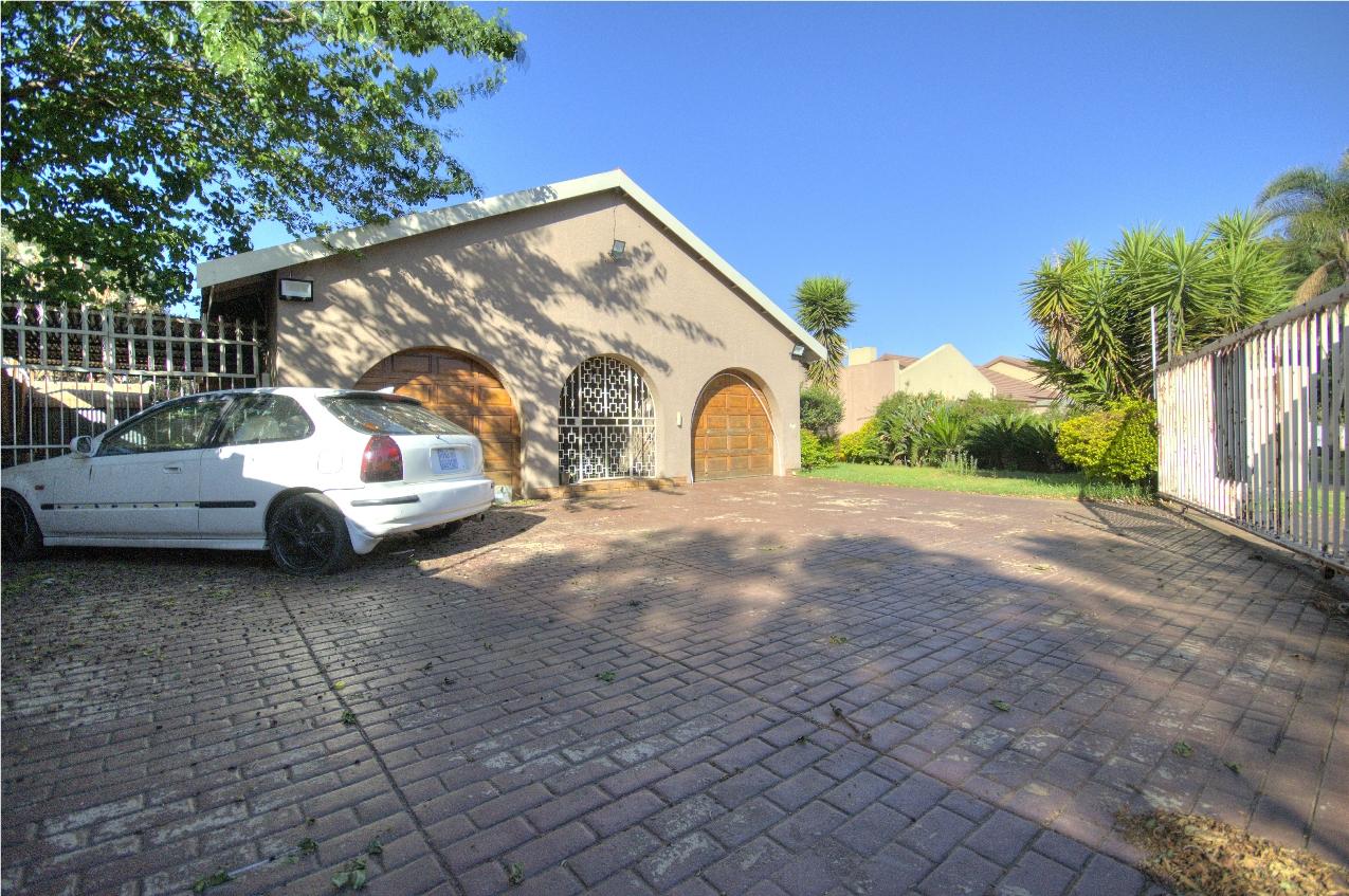 4 Bedroom Property for Sale in Verwoerdpark Gauteng