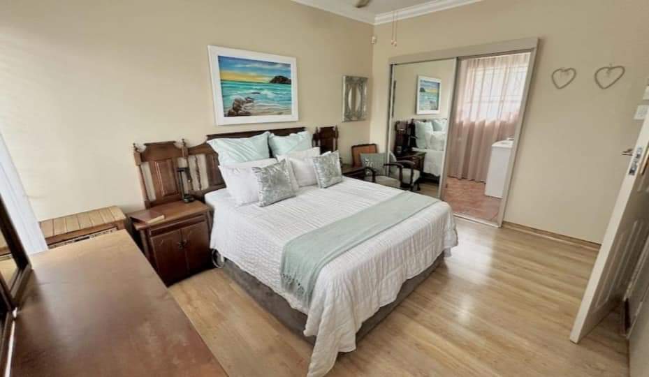 5 Bedroom Property for Sale in Glen Marais Gauteng