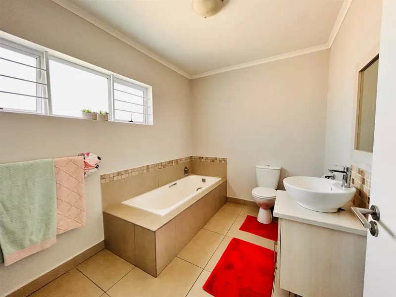 3 Bedroom Property for Sale in Blue Hills Gauteng