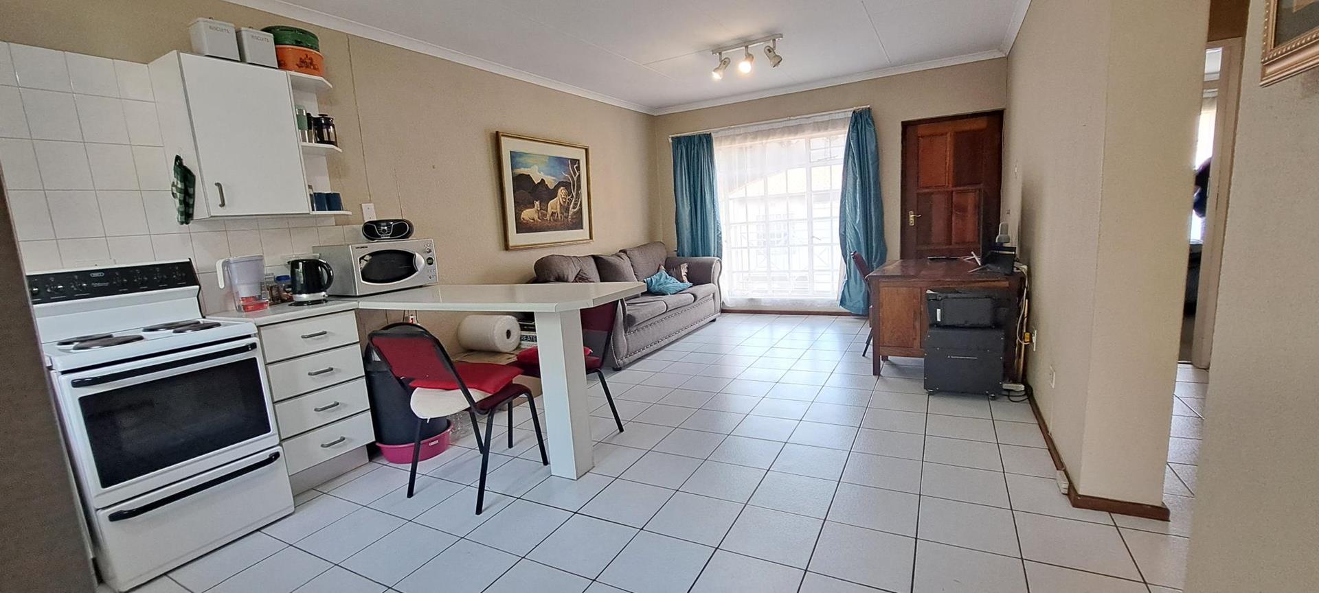 2 Bedroom Property for Sale in Robindale Gauteng