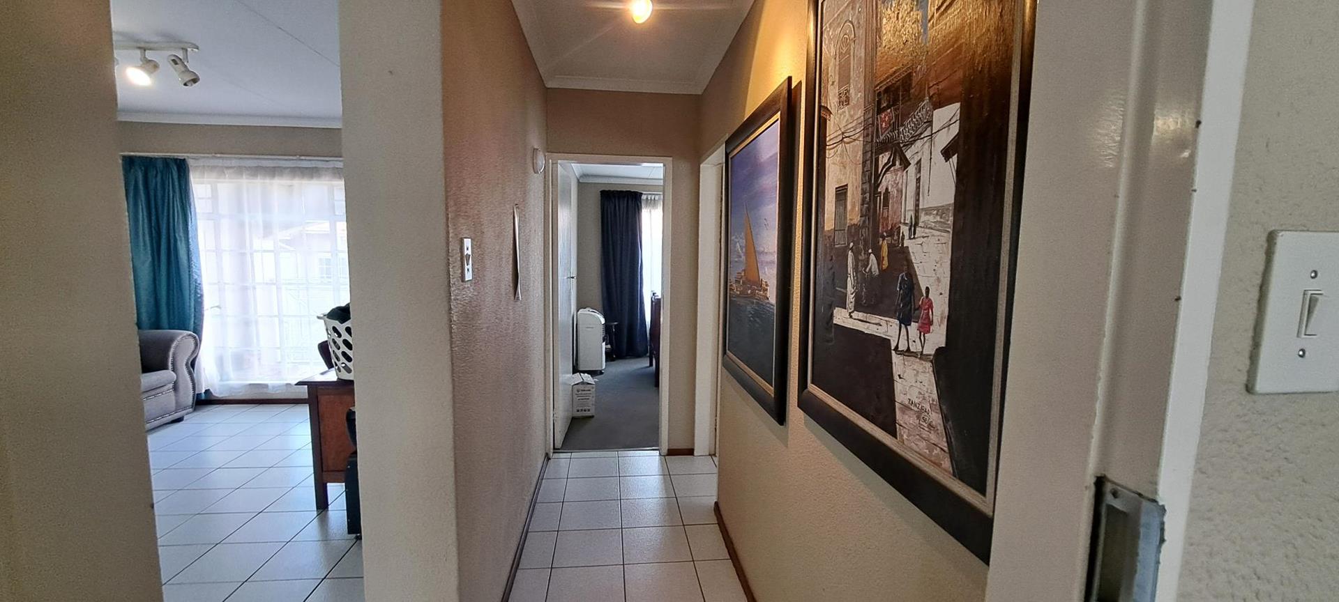 2 Bedroom Property for Sale in Robindale Gauteng