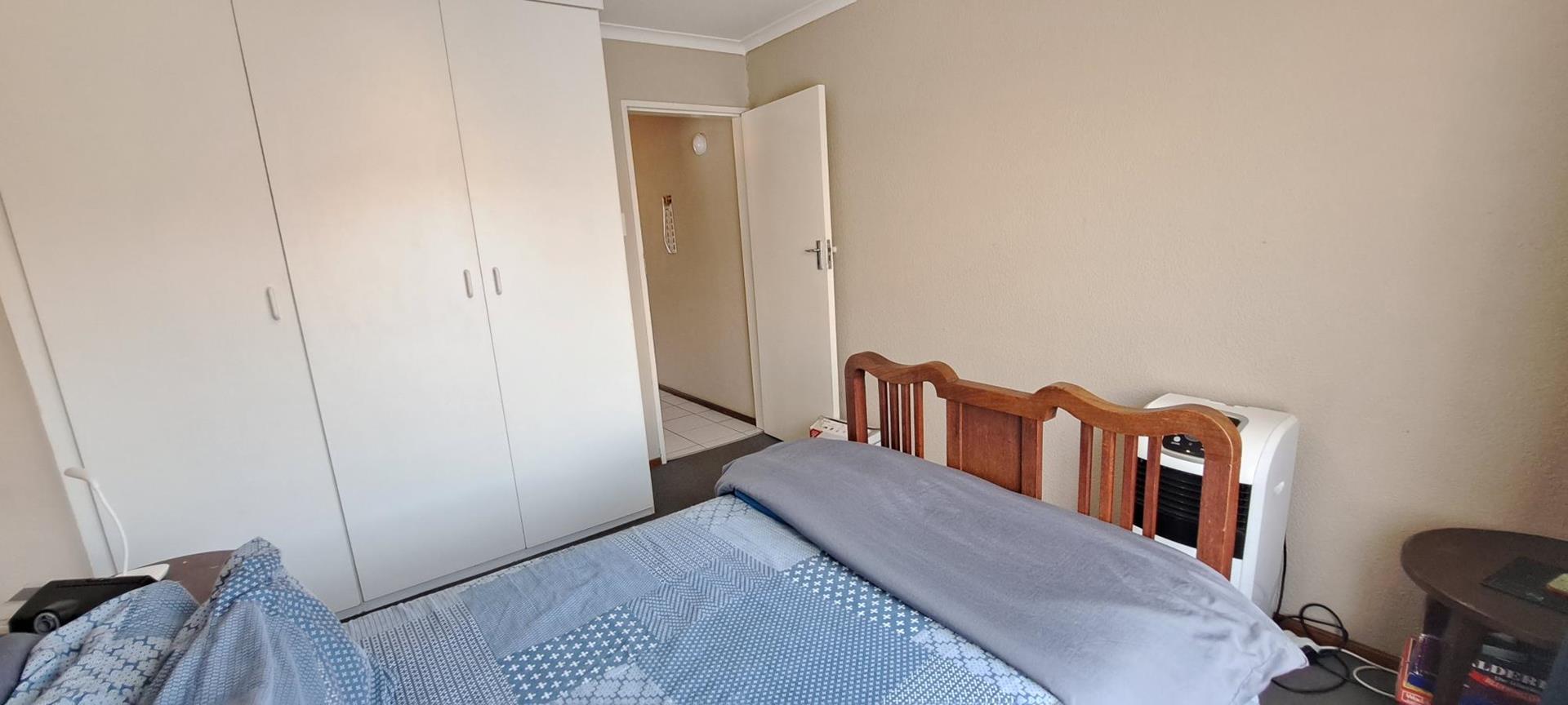 2 Bedroom Property for Sale in Robindale Gauteng