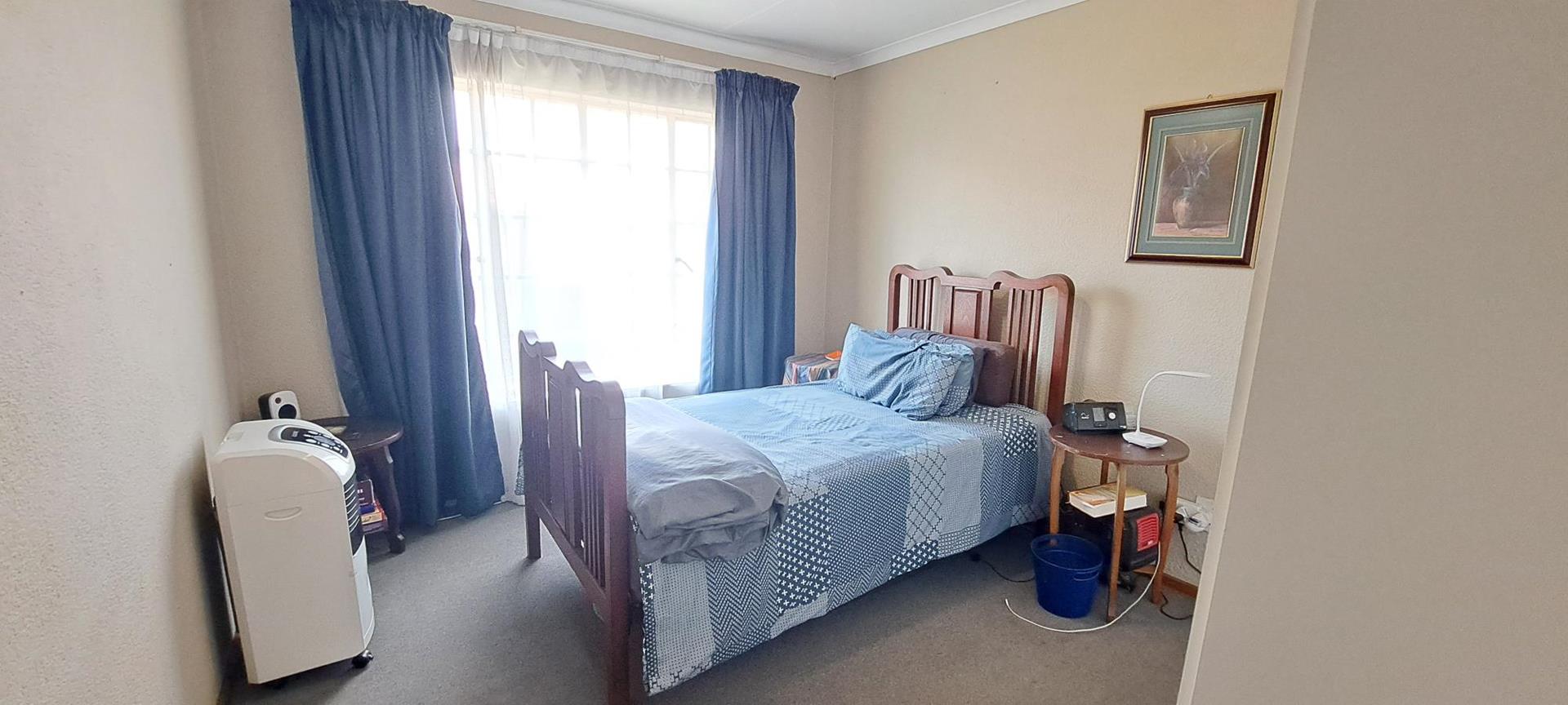 2 Bedroom Property for Sale in Robindale Gauteng