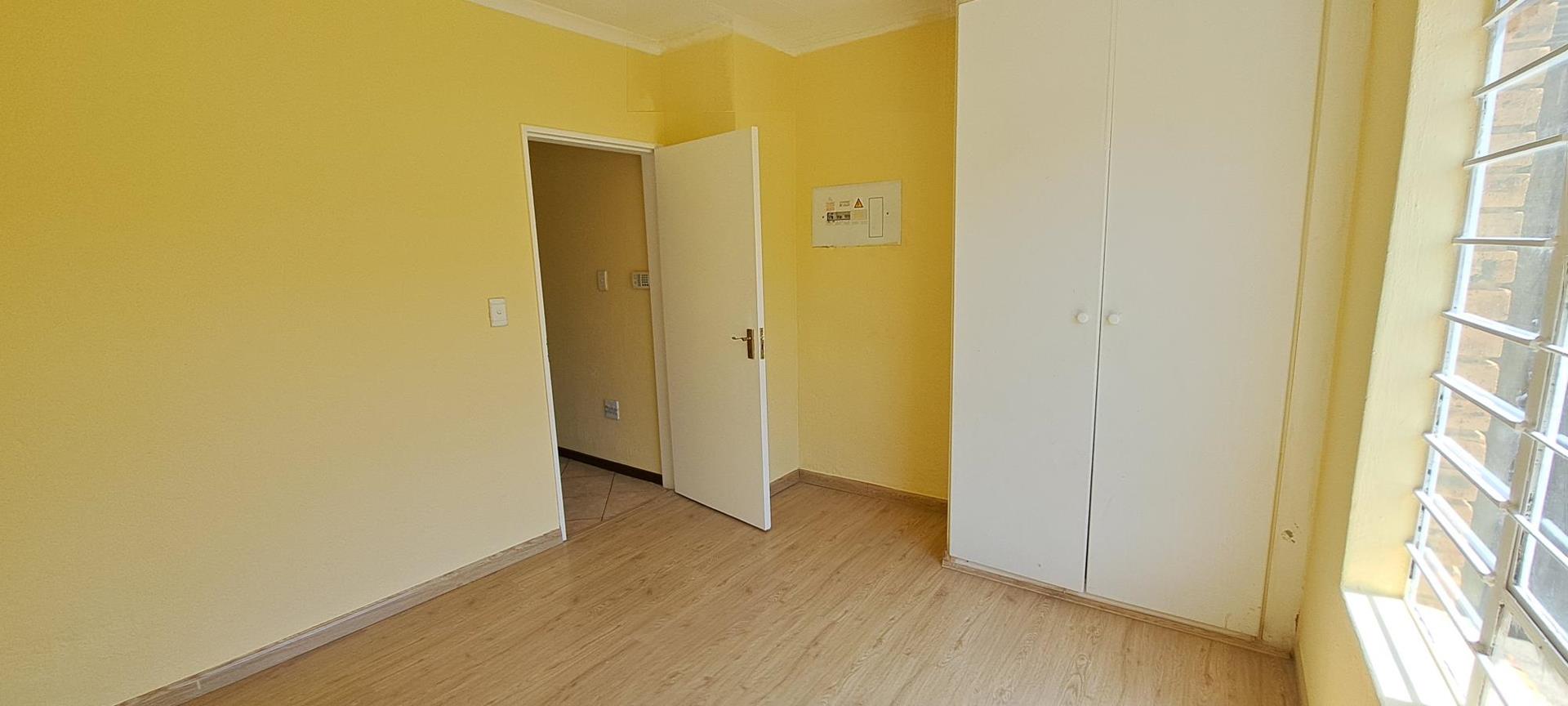 2 Bedroom Property for Sale in Honeypark Gauteng