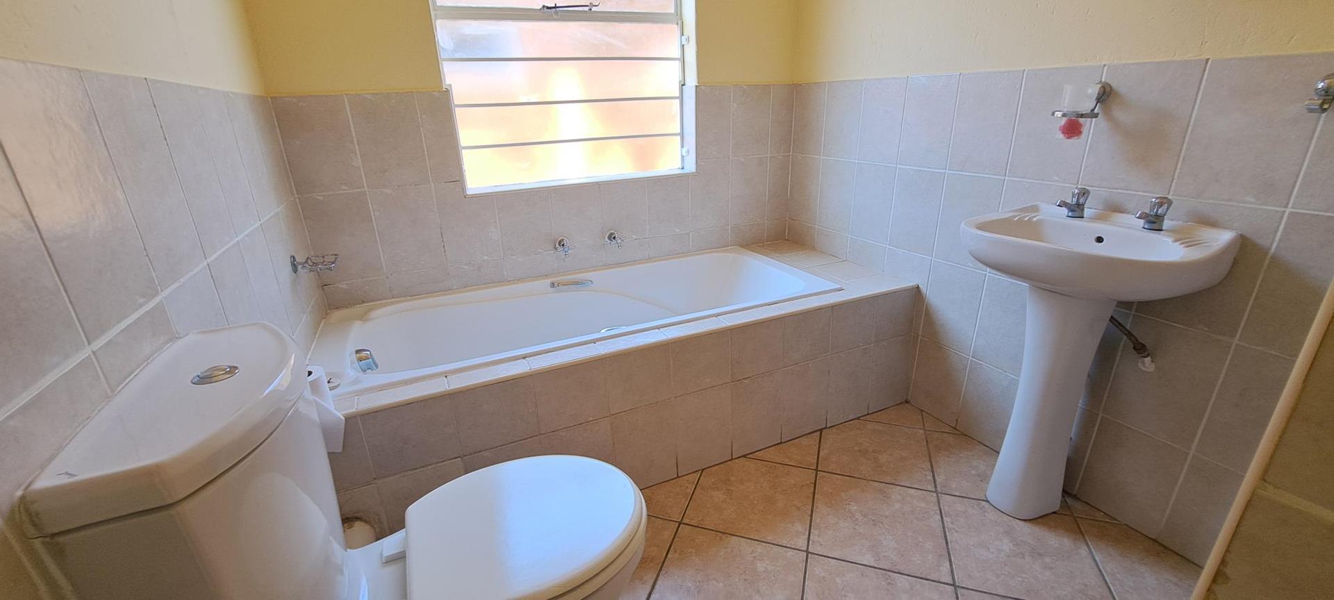 2 Bedroom Property for Sale in Honeypark Gauteng