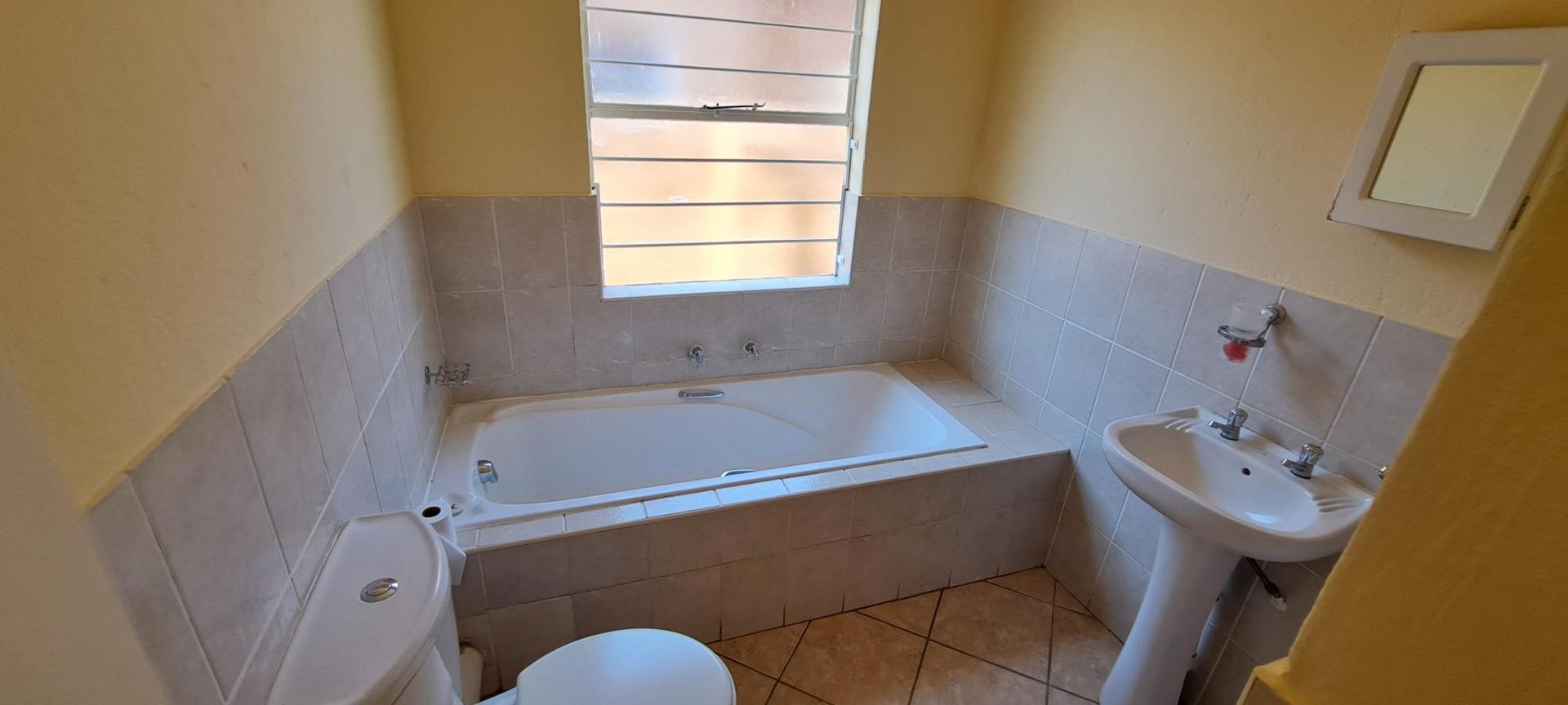 2 Bedroom Property for Sale in Honeypark Gauteng