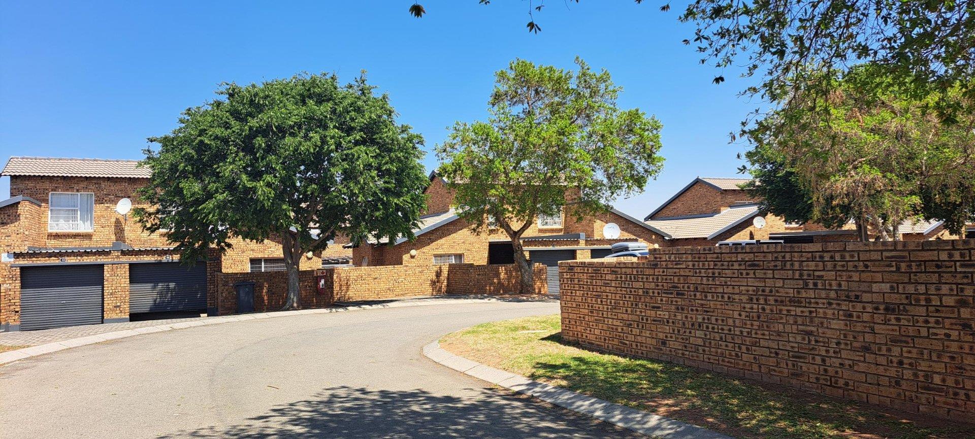 2 Bedroom Property for Sale in Honeypark Gauteng