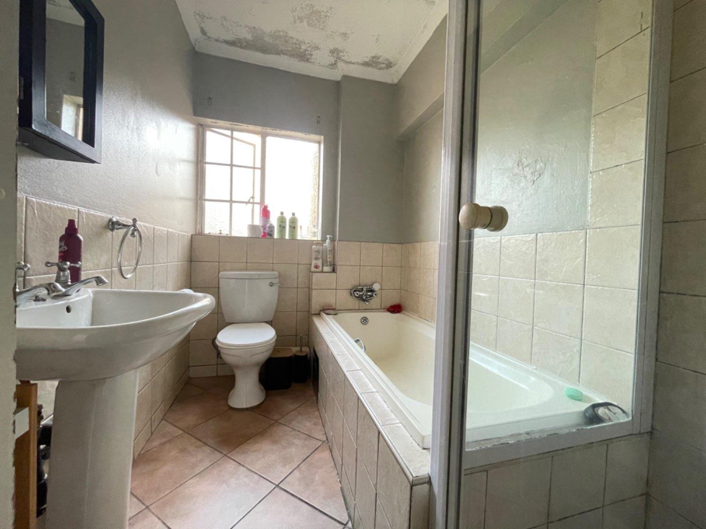 2 Bedroom Property for Sale in Terenure Gauteng