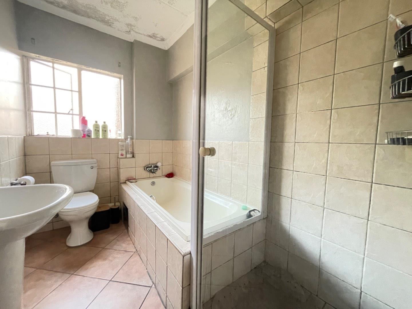 2 Bedroom Property for Sale in Terenure Gauteng