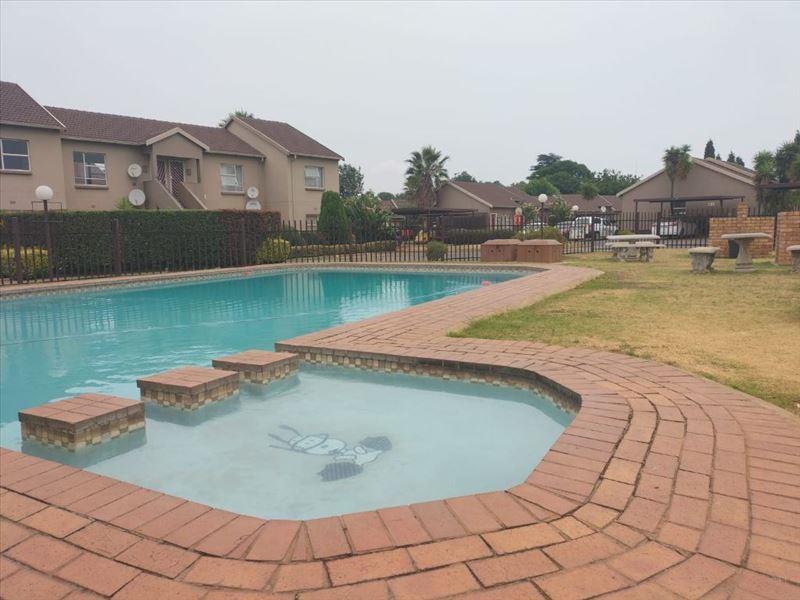 3 Bedroom Property for Sale in Bonaero Park Gauteng