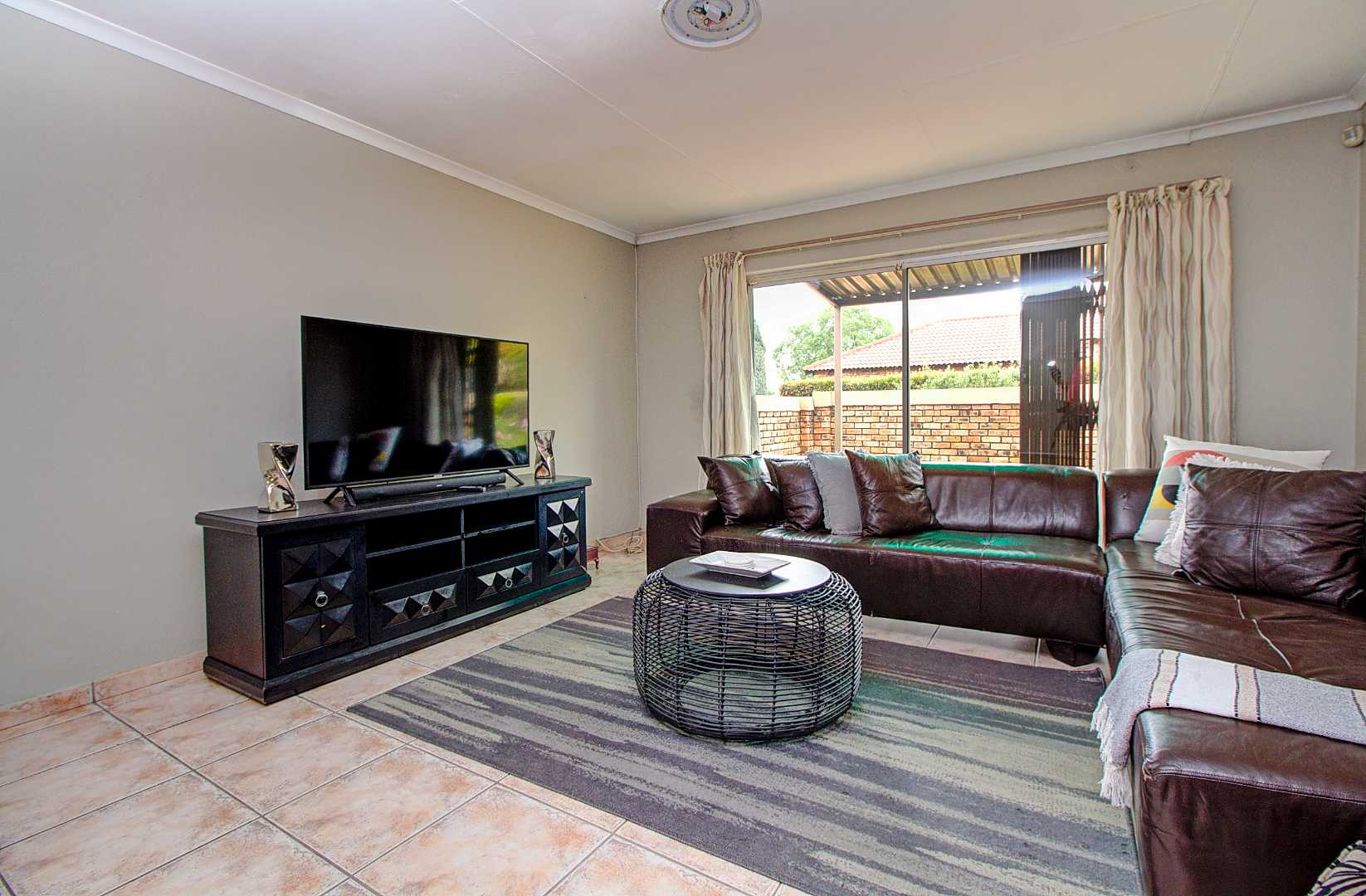 2 Bedroom Property for Sale in Wilgeheuwel Gauteng