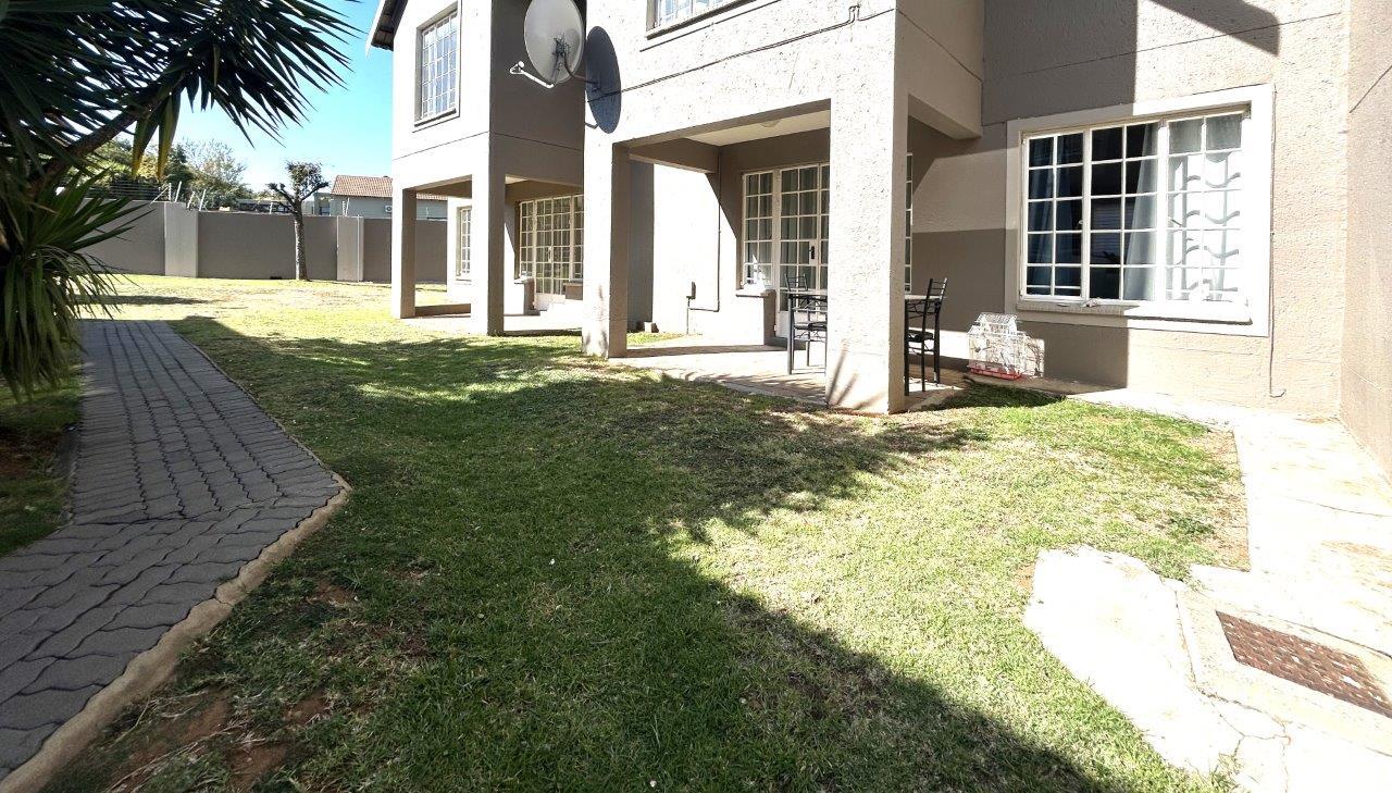 3 Bedroom Property for Sale in Bassonia Gauteng