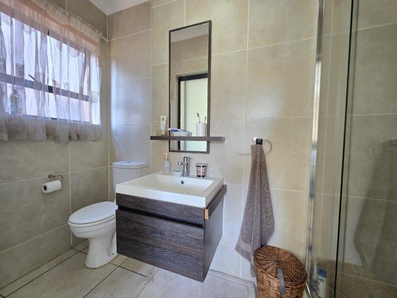 3 Bedroom Property for Sale in Oakdene Gauteng