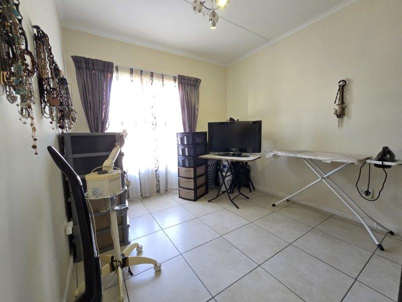 3 Bedroom Property for Sale in Oakdene Gauteng