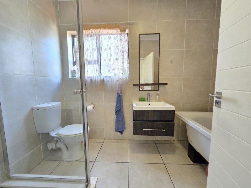 3 Bedroom Property for Sale in Oakdene Gauteng