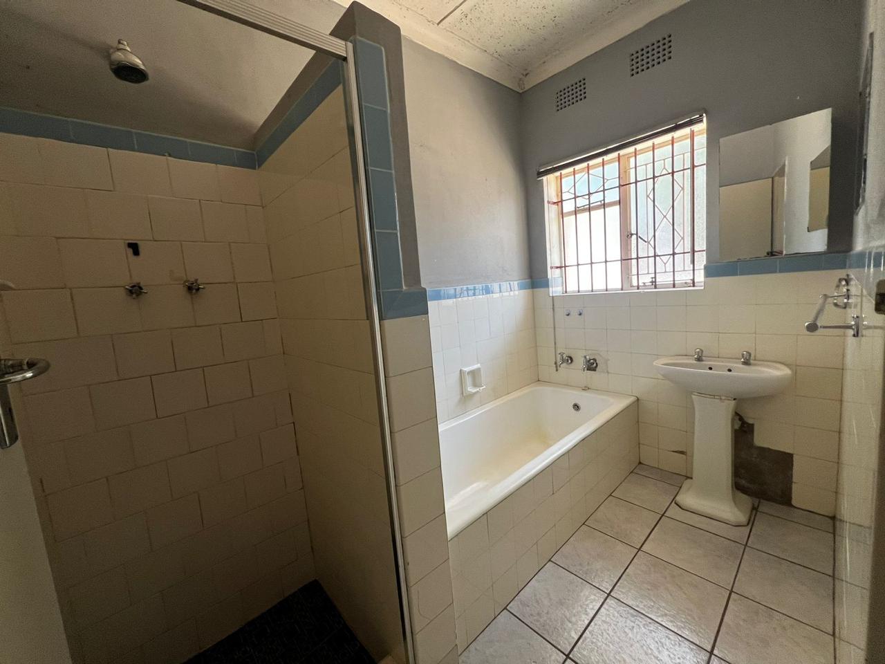 31 Bedroom Property for Sale in Linmeyer Gauteng