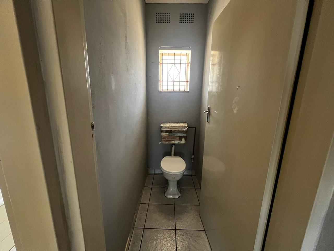 31 Bedroom Property for Sale in Linmeyer Gauteng