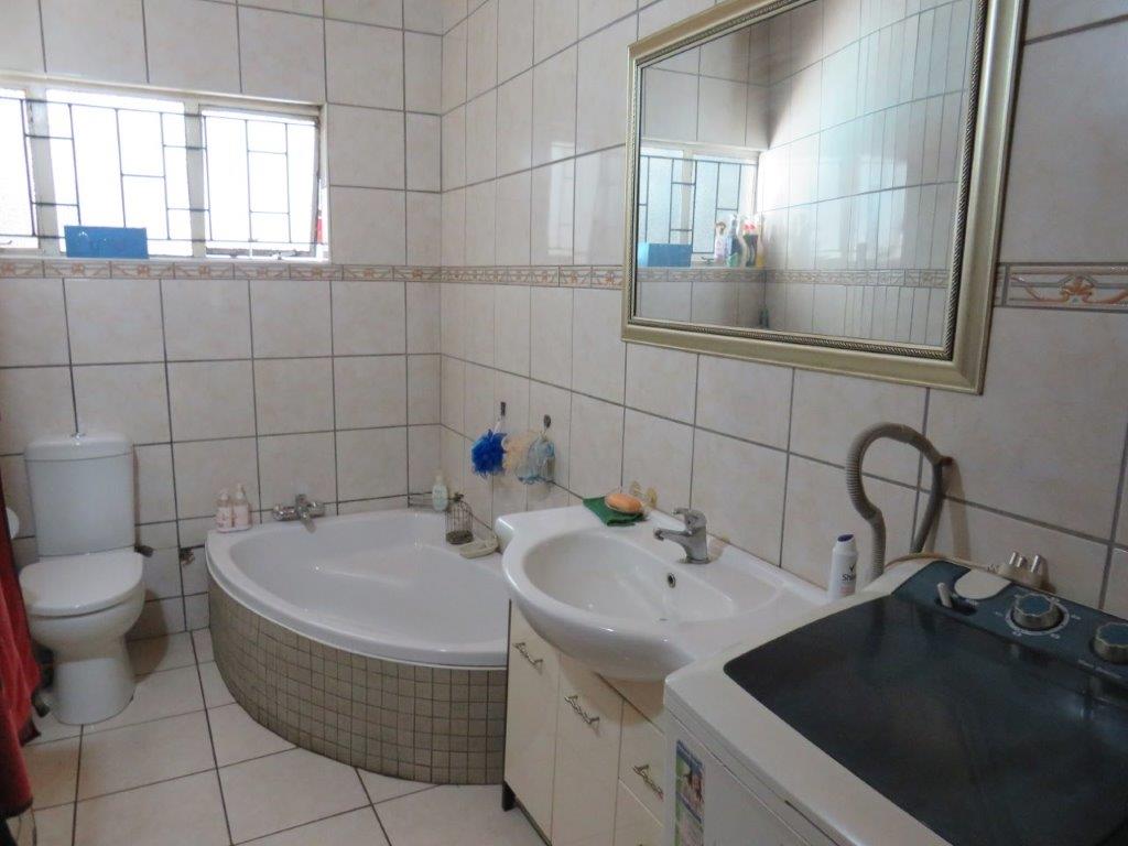 5 Bedroom Property for Sale in South Hills Gauteng