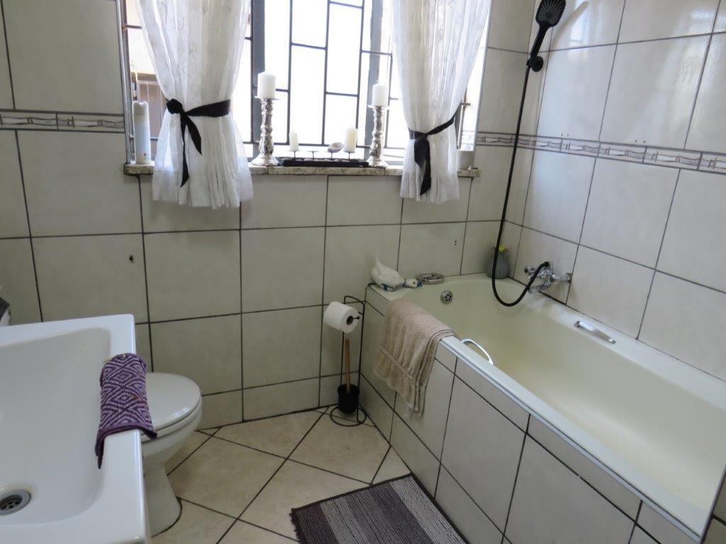 5 Bedroom Property for Sale in South Hills Gauteng