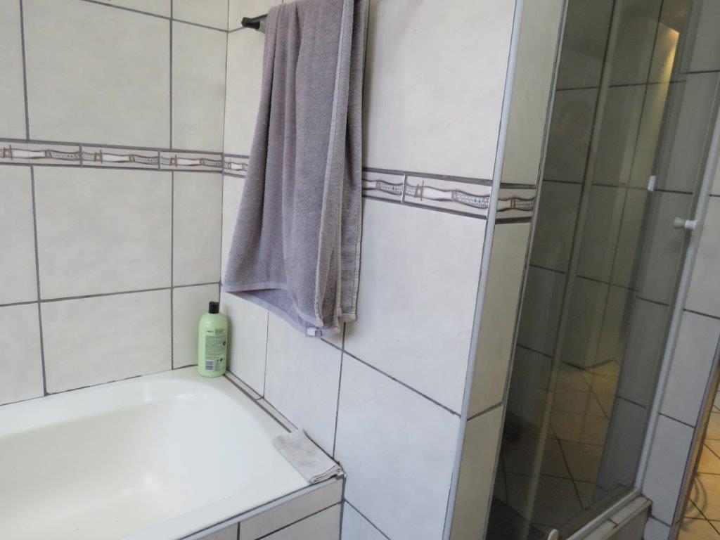 5 Bedroom Property for Sale in South Hills Gauteng