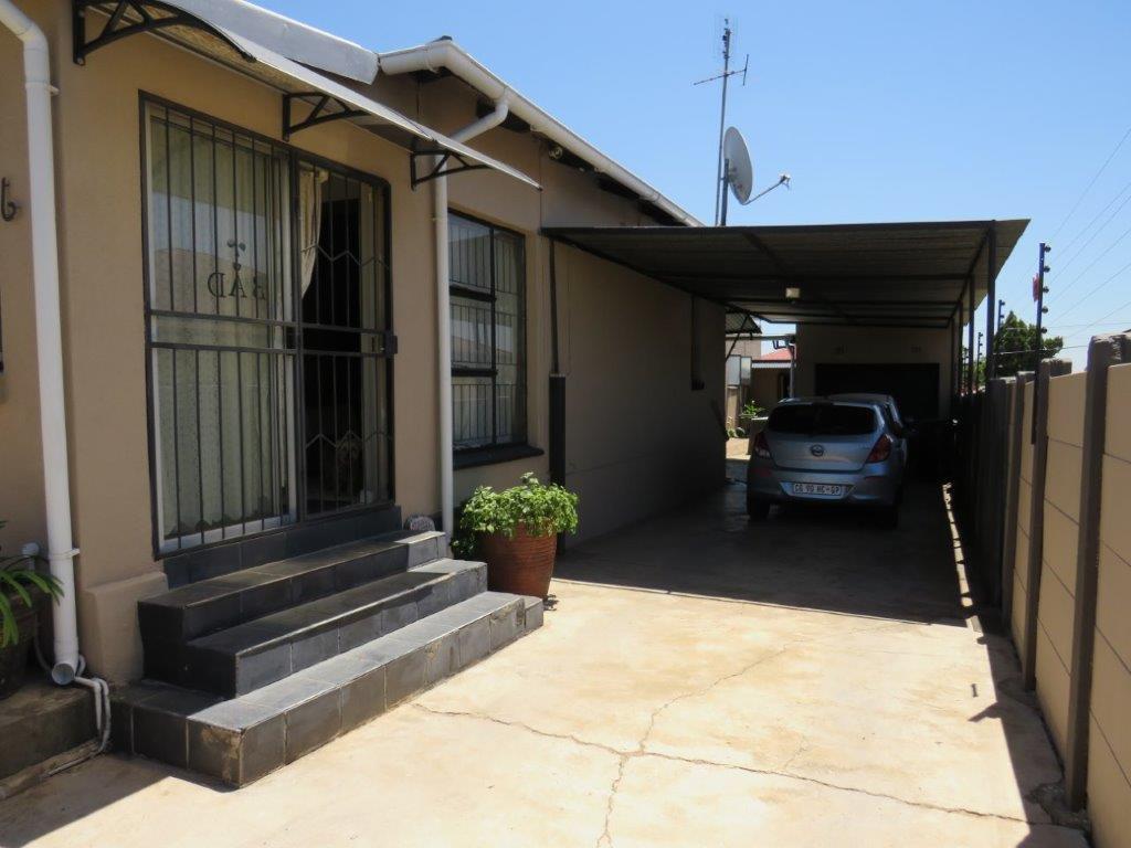 5 Bedroom Property for Sale in South Hills Gauteng