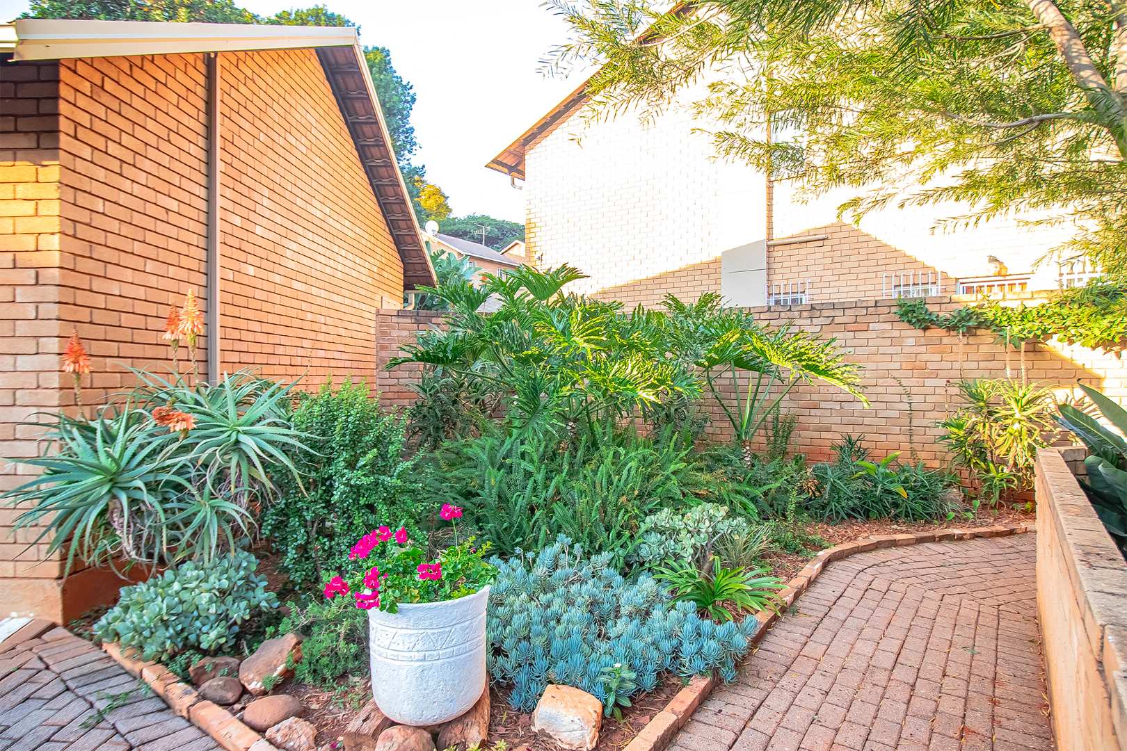 4 Bedroom Property for Sale in Faerie Glen Gauteng