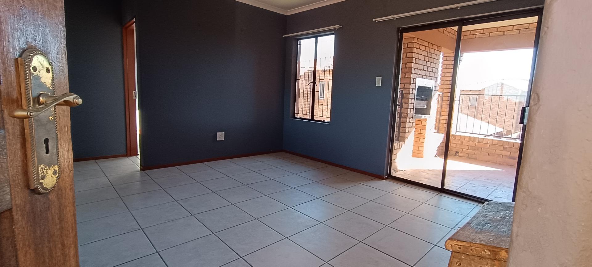 2 Bedroom Property for Sale in Edleen Gauteng