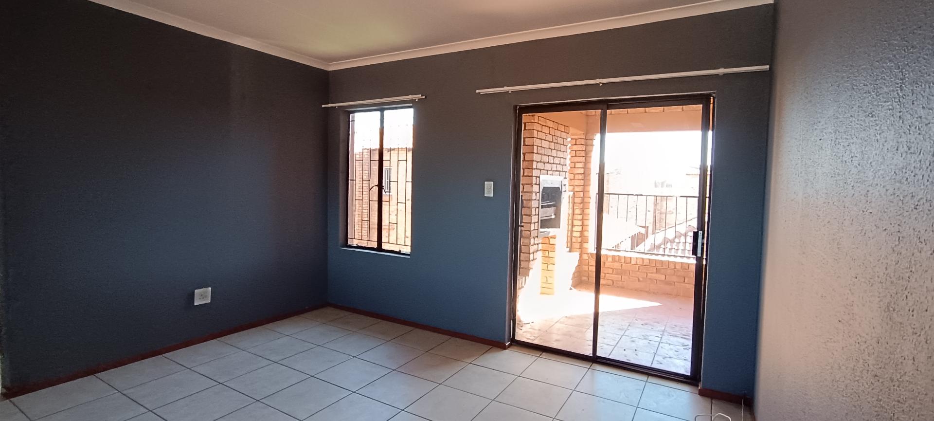 2 Bedroom Property for Sale in Edleen Gauteng