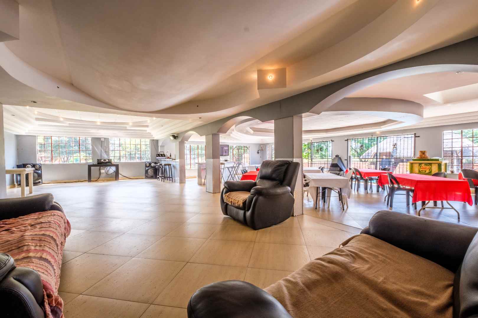 6 Bedroom Property for Sale in Drumblade A H Gauteng