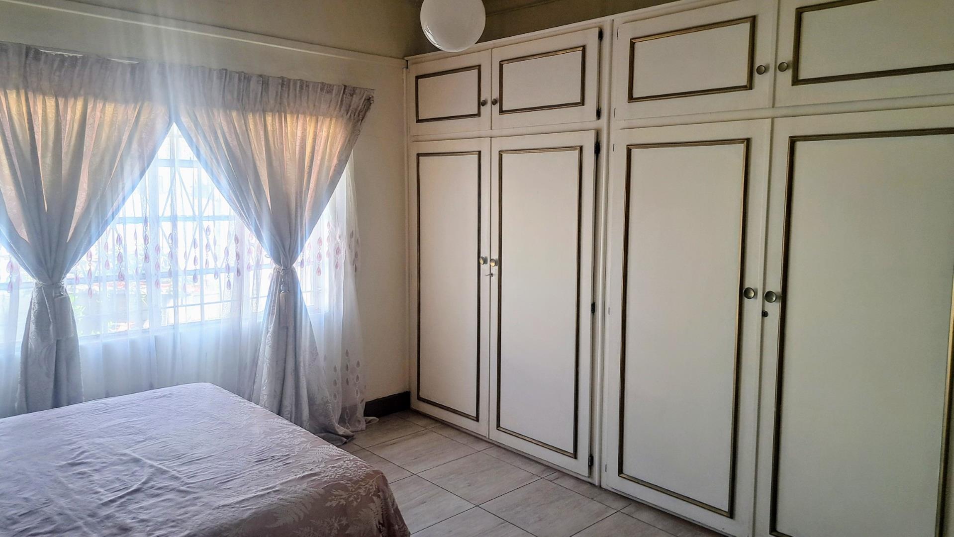 6 Bedroom Property for Sale in Haddon Gauteng