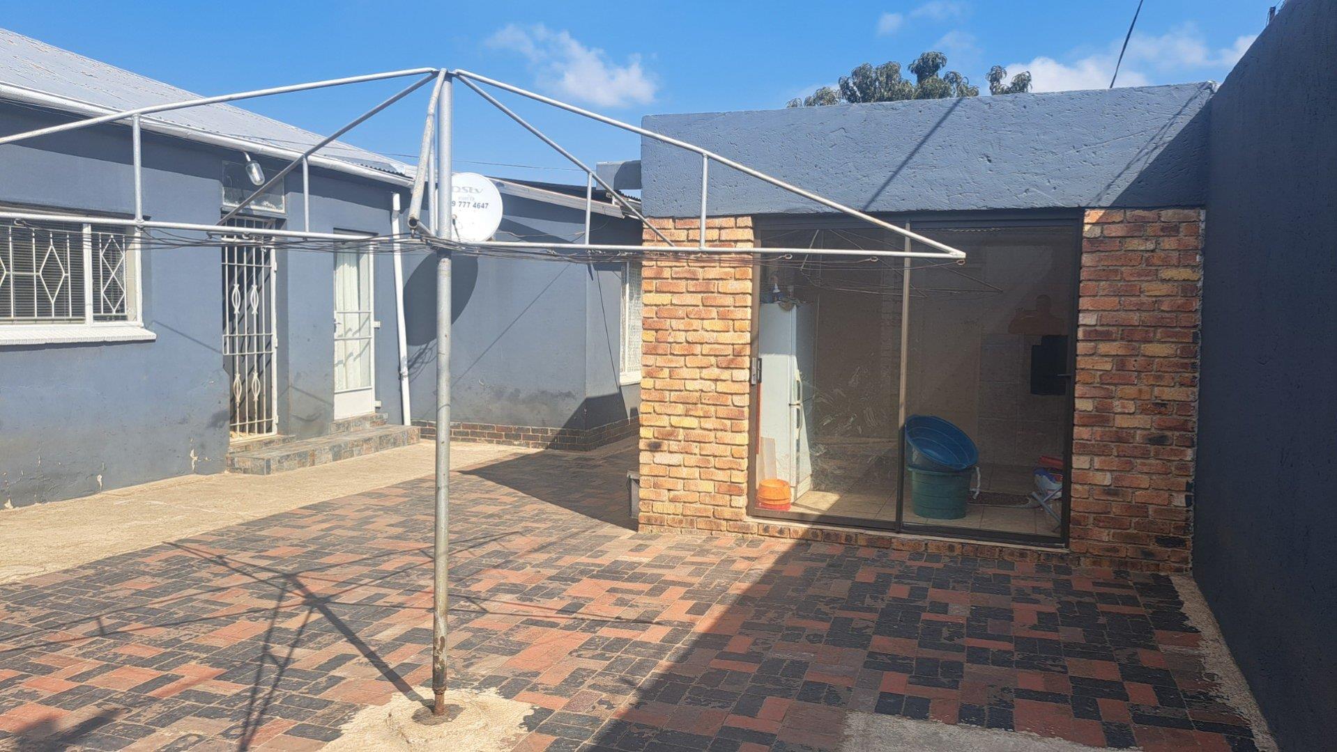 6 Bedroom Property for Sale in Haddon Gauteng