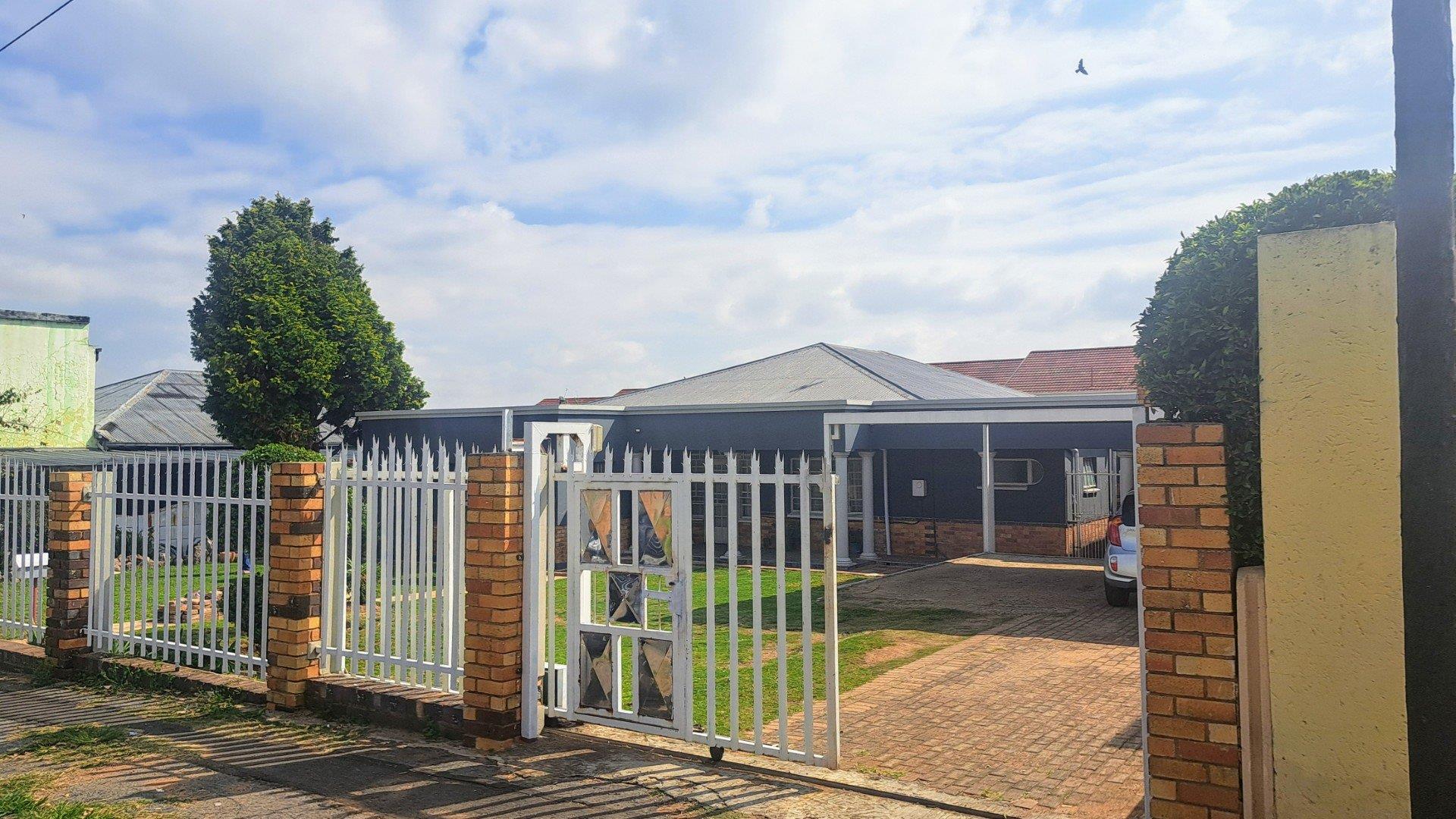 6 Bedroom Property for Sale in Haddon Gauteng