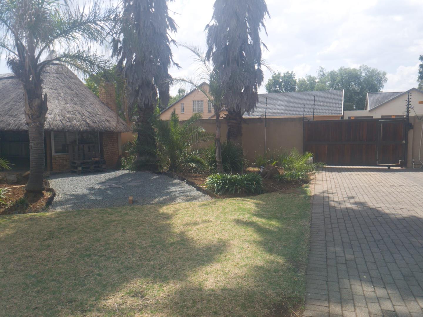 4 Bedroom Property for Sale in Brackendowns Gauteng