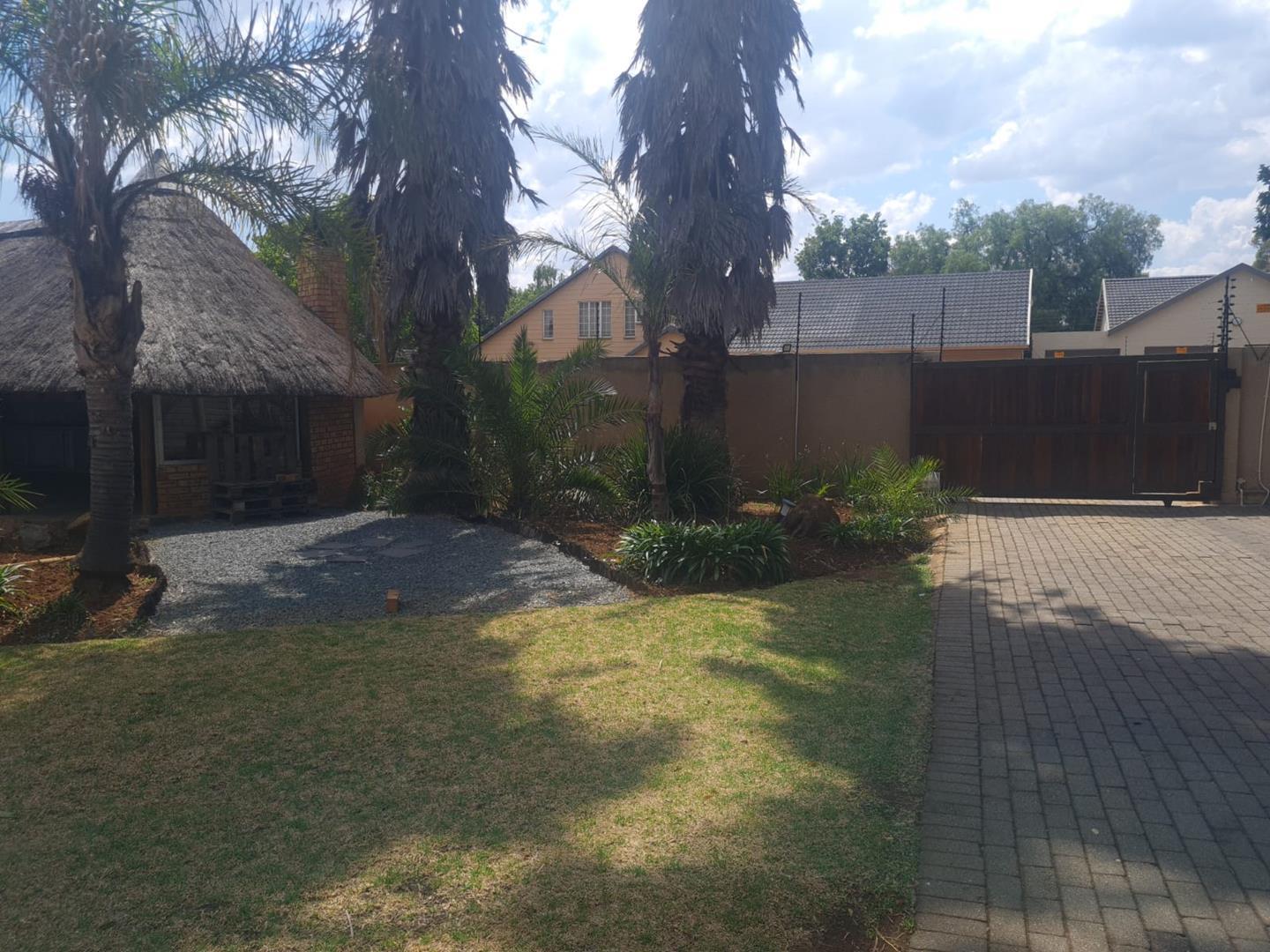 4 Bedroom Property for Sale in Brackendowns Gauteng