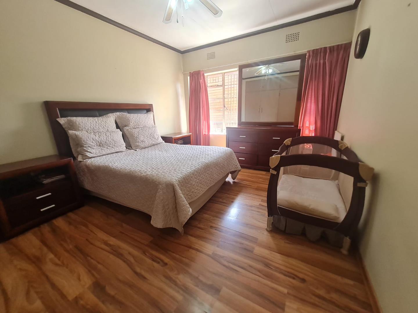 4 Bedroom Property for Sale in Brackendowns Gauteng