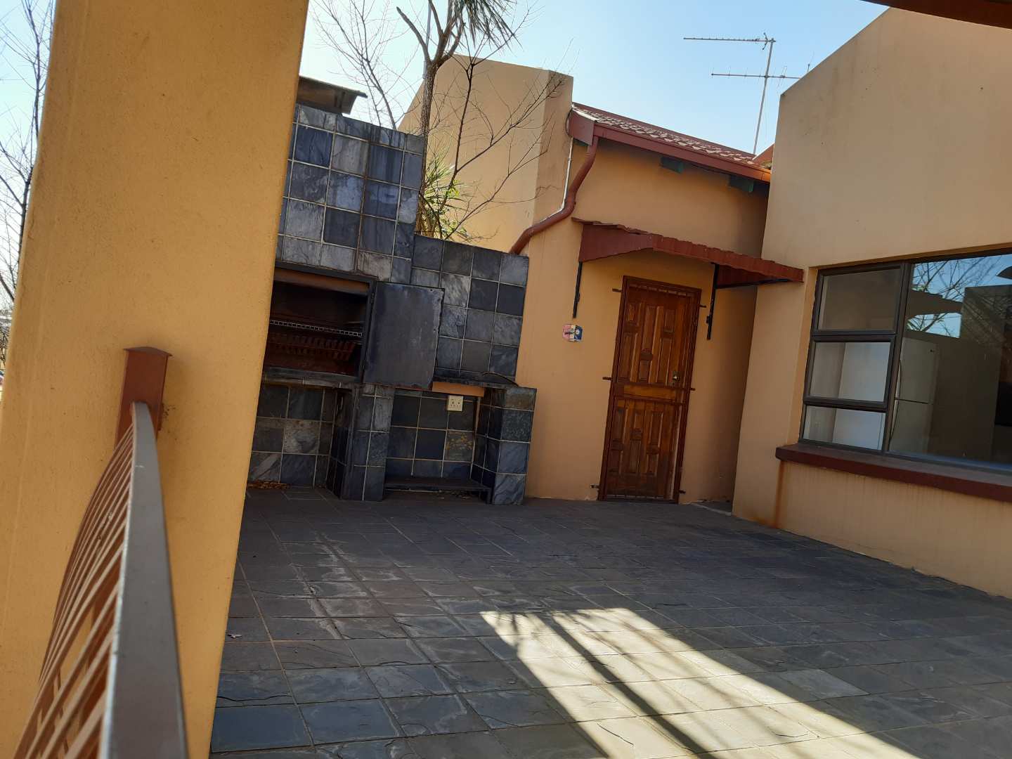 6 Bedroom Property for Sale in Crystal Park Gauteng